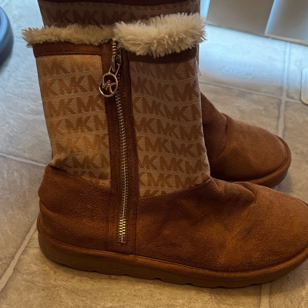 Michael Kors Tan and Cream Boots with Logo